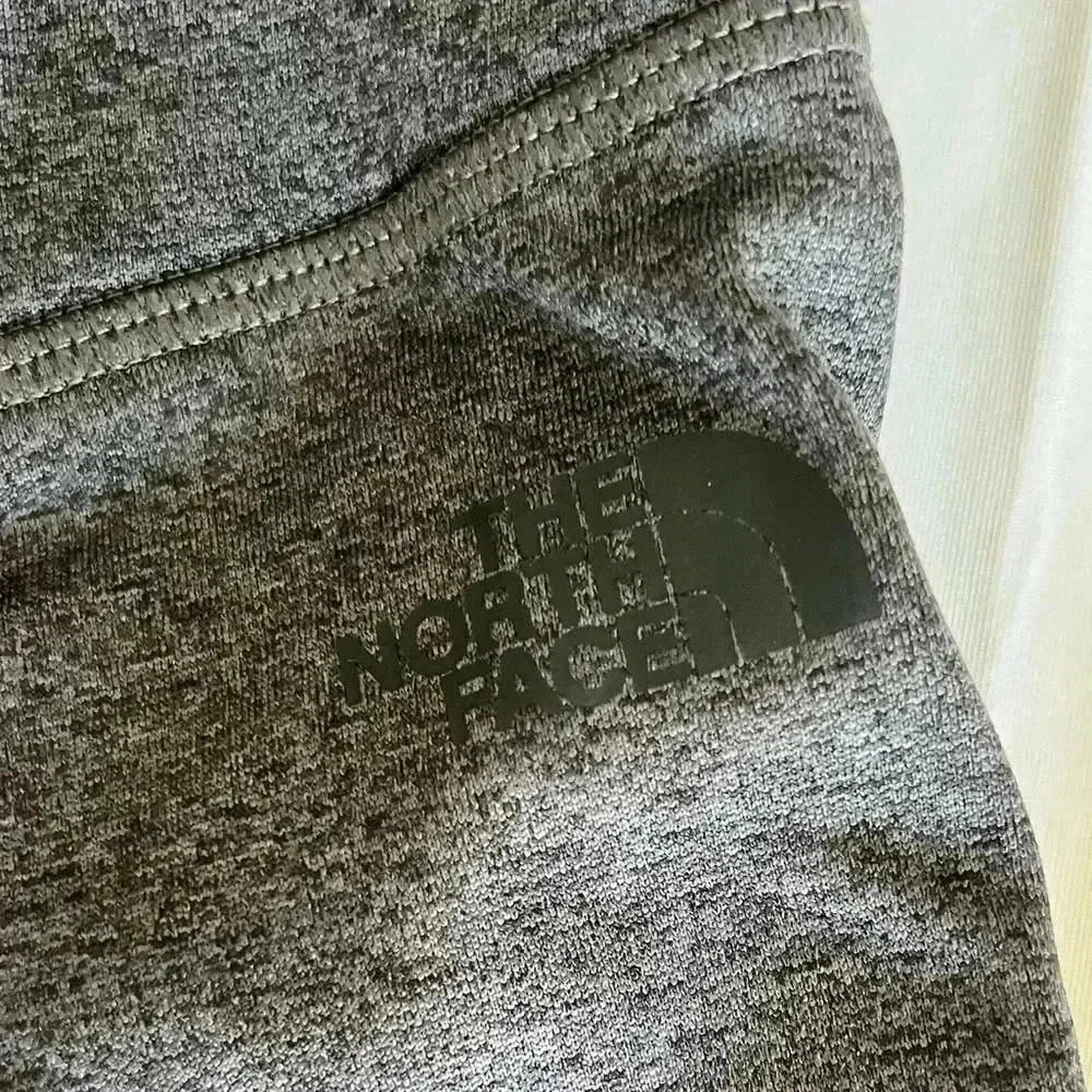 The North Face Women’s Large Capri pants/ sweatpants. Elastic cuff. Dark gray. - Picture 2 of 6